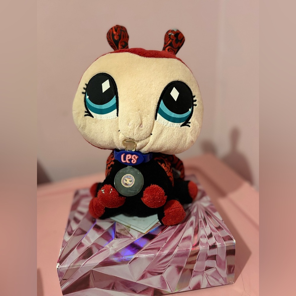 2007 Littlest Pet Shop Ladybug